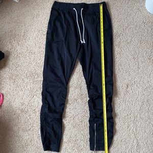 H&M Men’s Black Fog Pants, tapered at the ankles with zippers